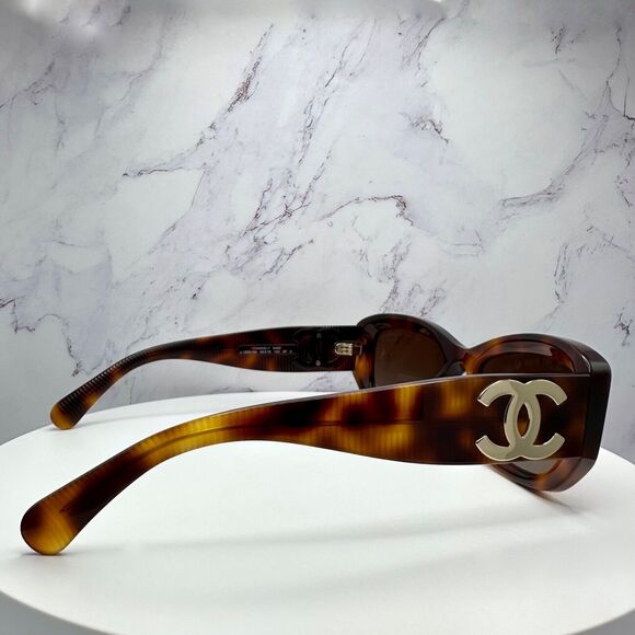 New CHANEL Sunglasses - Picture 4 of 16